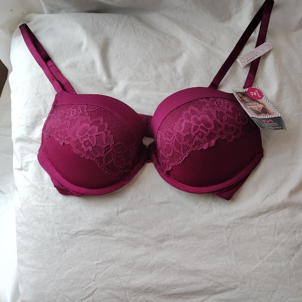 Maidenform Lace Accent Bra in Deep Burgundy! New With Tags!